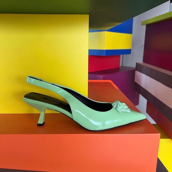 Versace - Picture 2 of 2